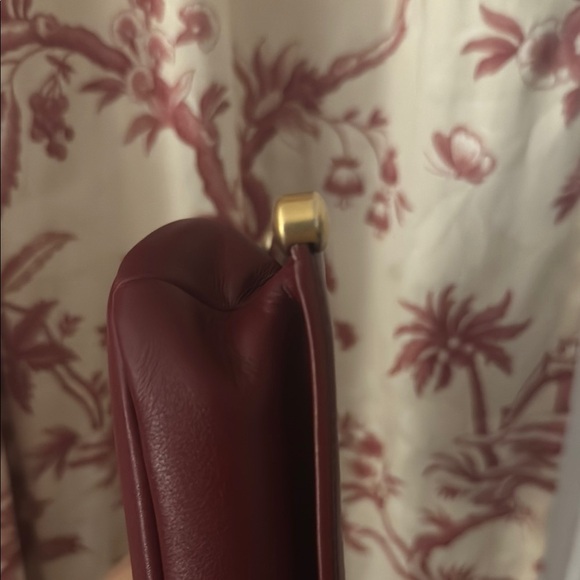 Chanel Red Leather Shoulder Bag with Gold Chain - Picture 9 of 17